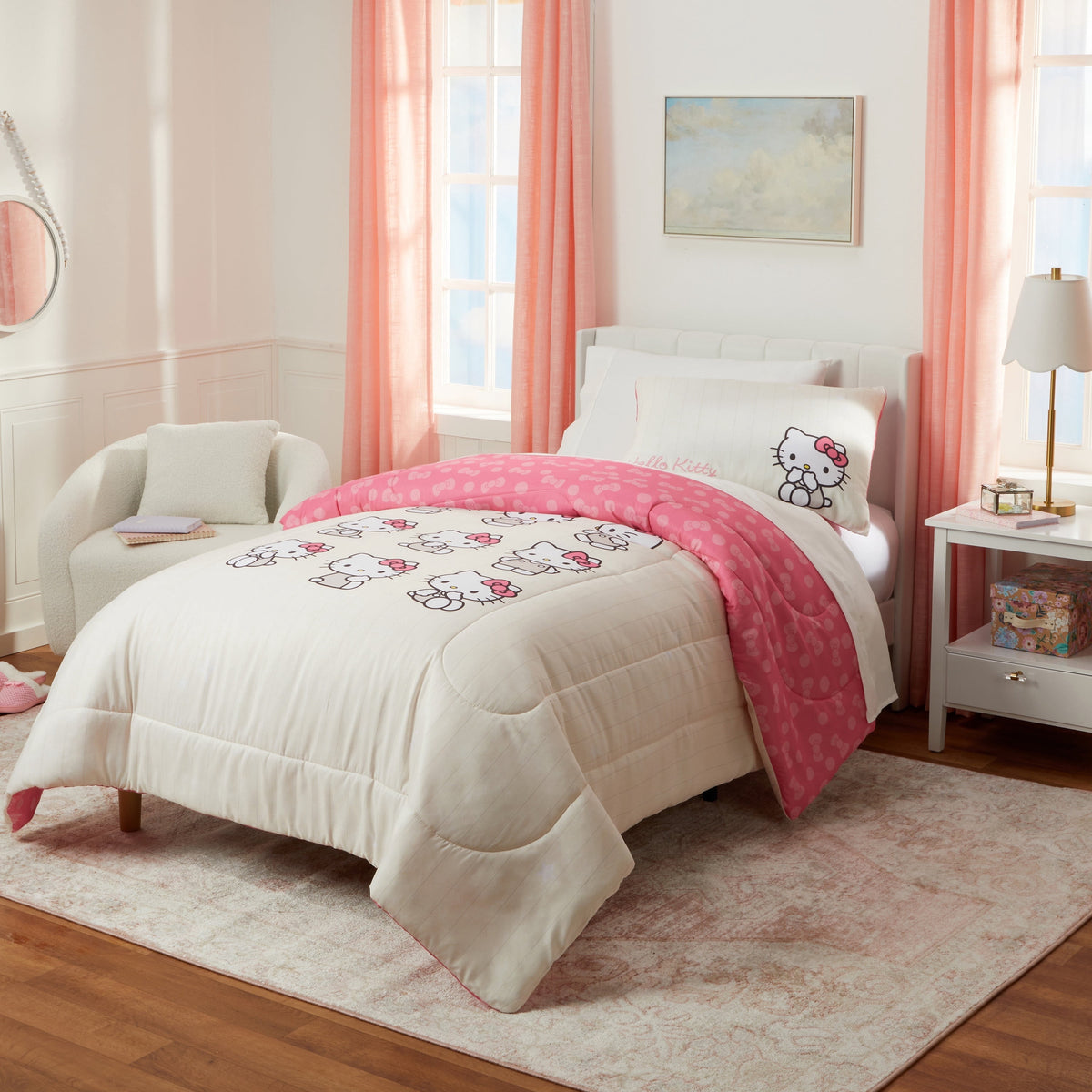 Hello Kitty Reversible Comforter and - Comforter Set