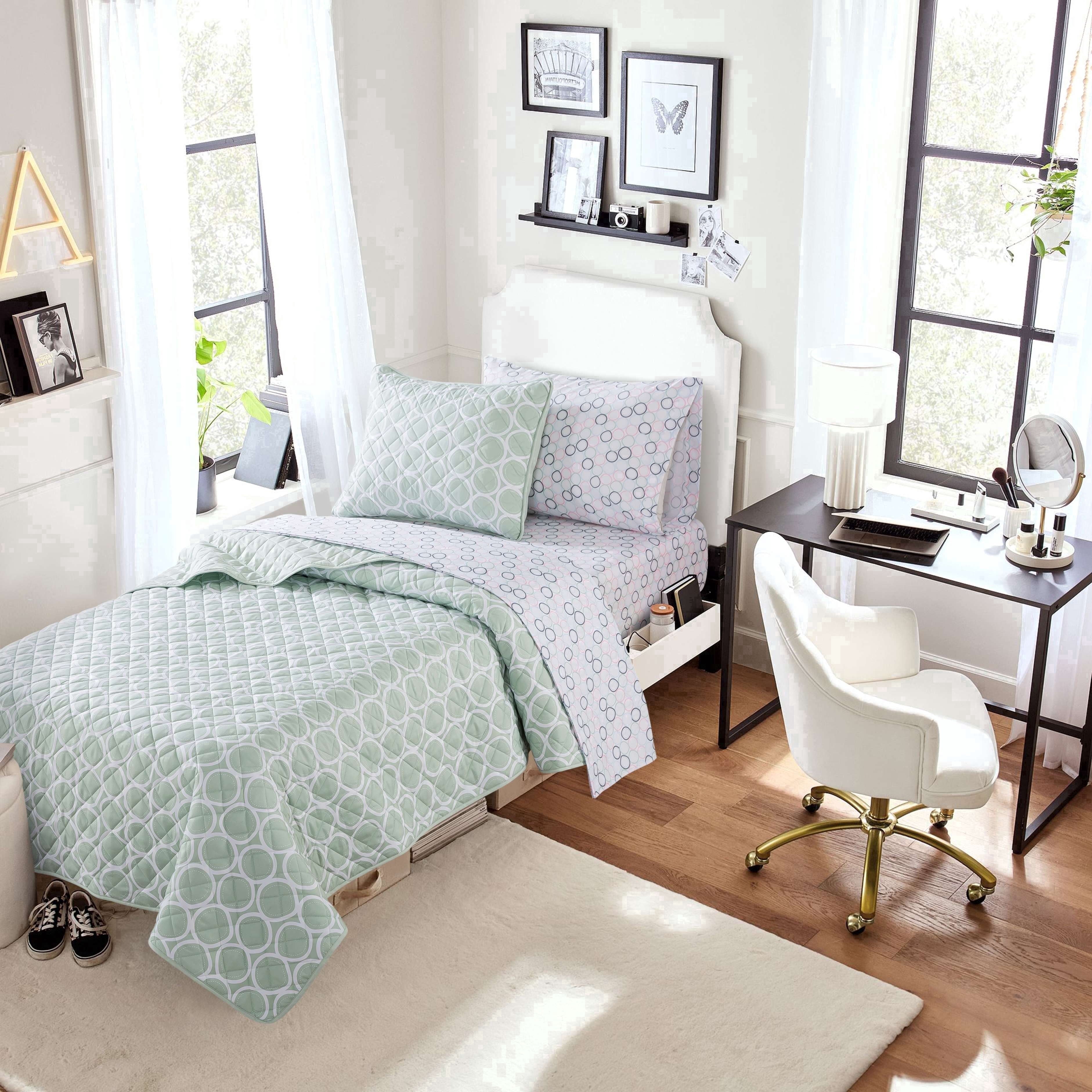 2-Piece Reversible Quilt Set, Flora, - Microfiber Quilt Set